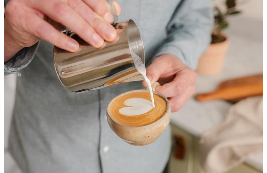Kaip pasigaminti latte art namuose?